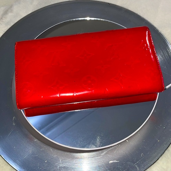 LOUIS VUITTON Monogram Vernis Sarah Wallet Envelope Red Leather - Picture 3 of 17